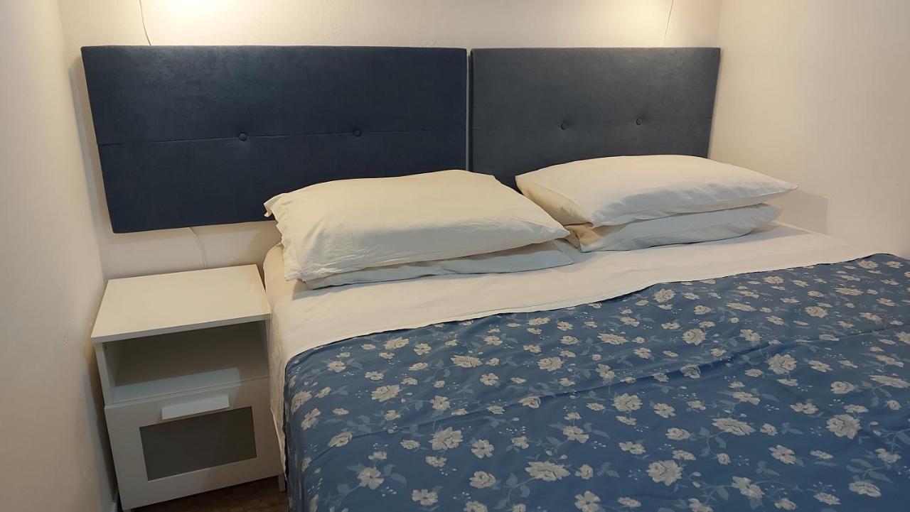 Fani Quarto em Acomodações Particulares *